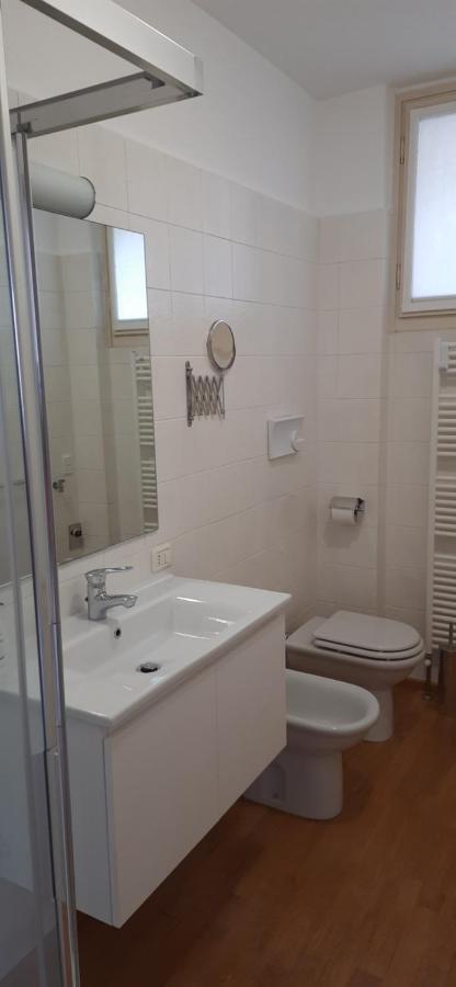 Iseolakerental - Vacanza Romantica Riva di Solto Exterior foto