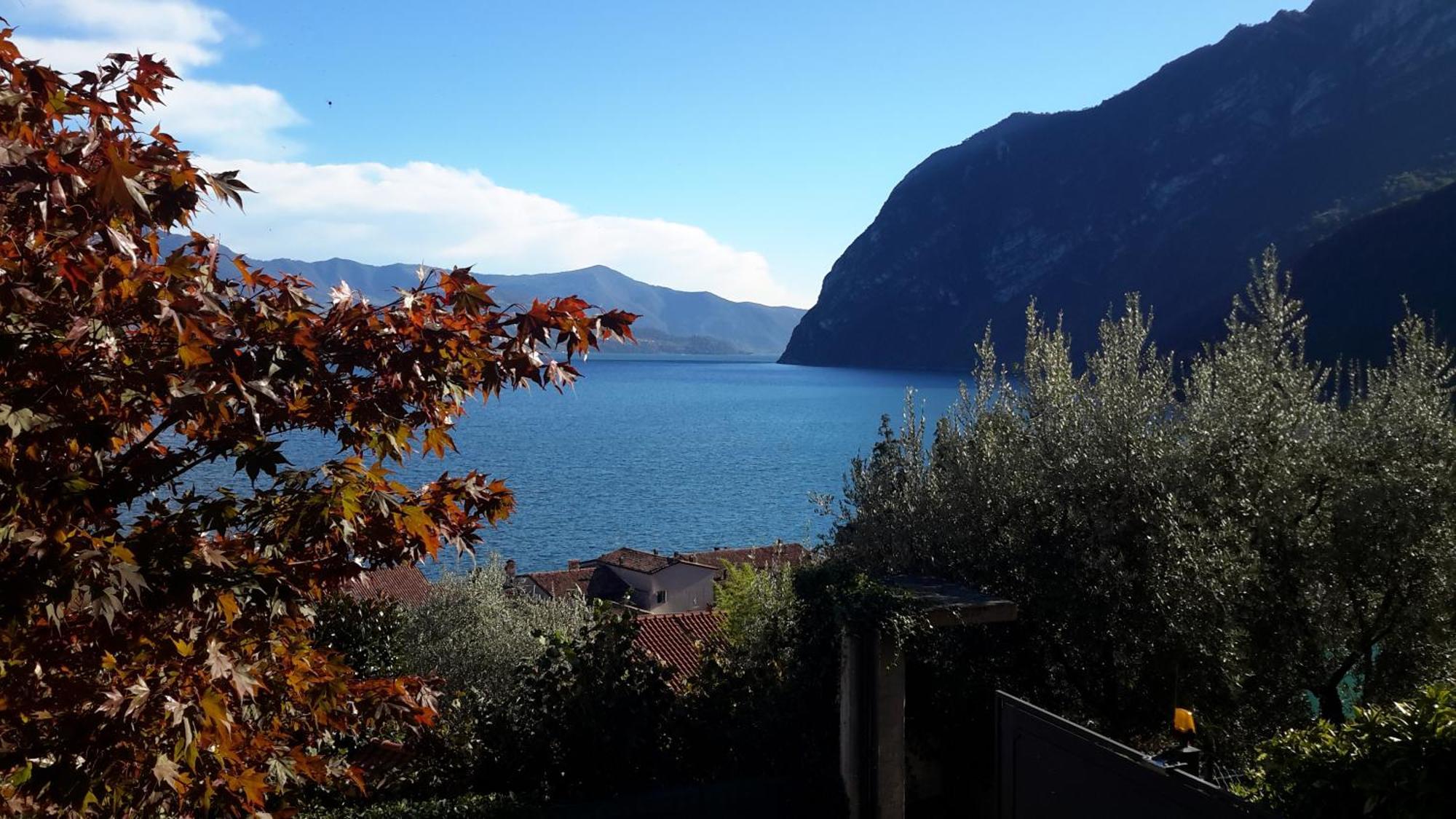 Iseolakerental - Vacanza Romantica Riva di Solto Exterior foto